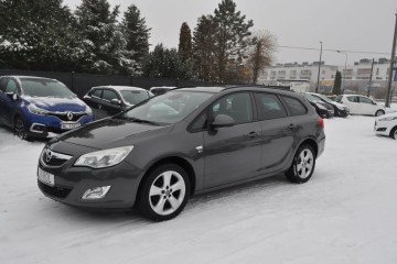 1.4 150 JAHRE Benzyna Tempomat Cz. parkowania Klimatyzacja