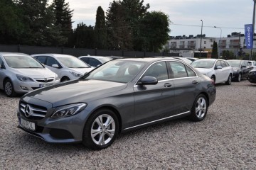 180 CGI Avangarde Automat Benzyna