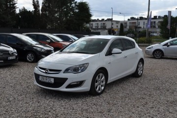 1.4 benzyna  Xenon Tempomat Cz. parkowania Klimatyzacja