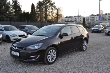 LIFT  1.4  Benzyna Tempomat Cz. parkowania Klimatyzacja